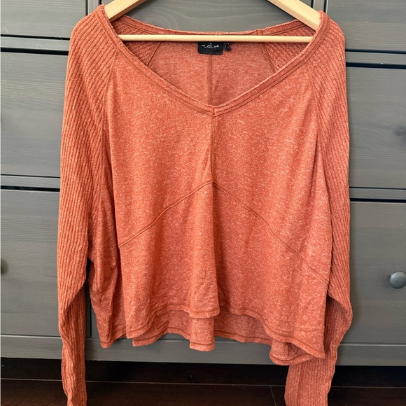Urban Outfitters Rust Long Sleeve V-Neck Sweater Top - Picture 2 of 4
